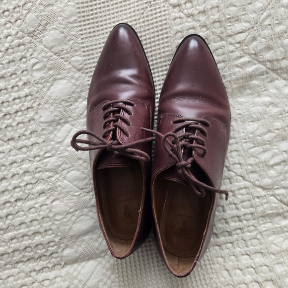 Frye Burgundy Cogniac Women's Lace up Oxfords poiny toe Minimalist | Size 7.5 - Picture 4 of 10